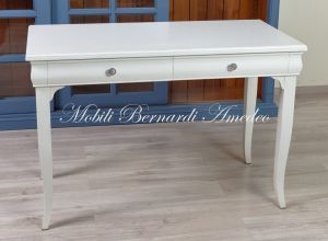 120 cm classic style desk made of solid wood and colored white